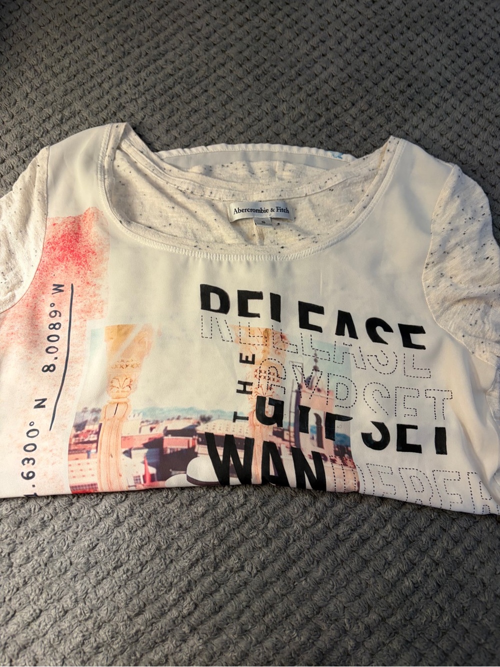 Abercrombie & Fitch Graphic Scoop Neck Tee - White with Pastel Print Size S - Picture 3 of 5